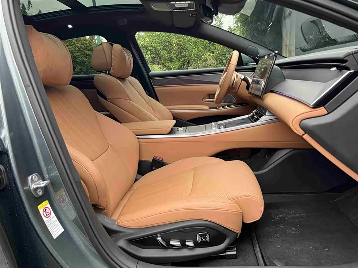 BYD Han L 2025 2025款 DM-p 四驱激光雷达旗舰型