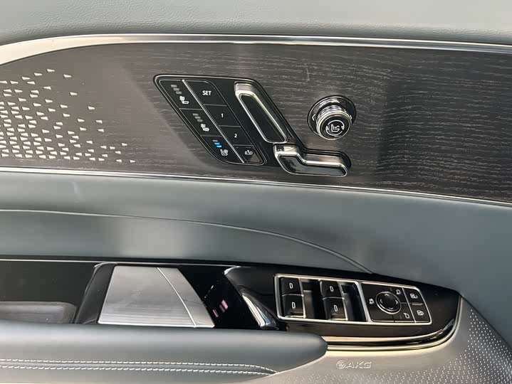 Cadillac Lyriq 2022 2022款 四驱高性能尊贵版