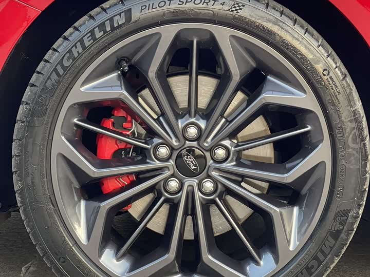 Ford Focus 2022 2022款 两厢 EcoBoost 180 自动ST Line