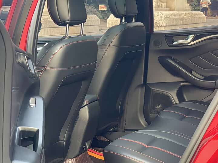 Ford Focus 2022 2022款 两厢 EcoBoost 180 自动ST Line