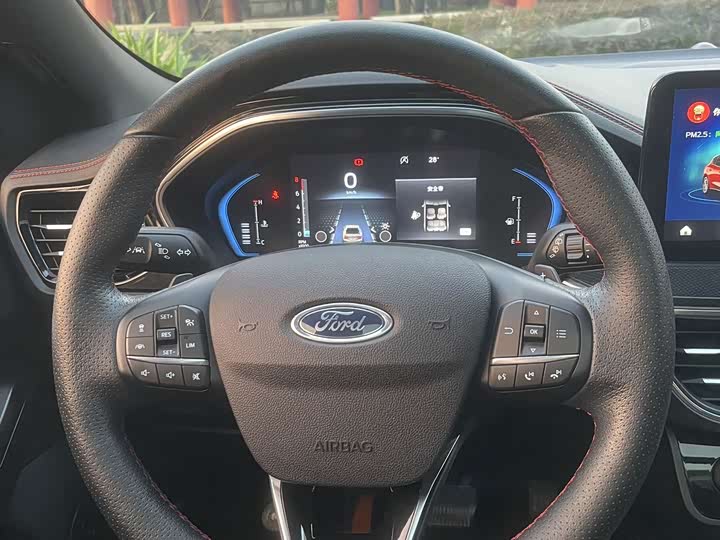 Ford Focus 2022 2022款 两厢 EcoBoost 180 自动ST Line