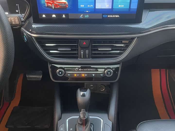 Ford Focus 2022 2022款 两厢 EcoBoost 180 自动ST Line