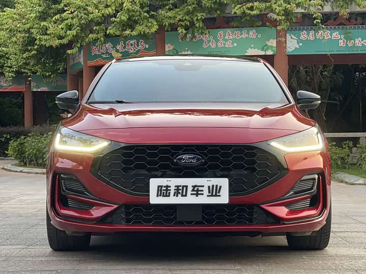 Ford Focus 2022 2022款 两厢 EcoBoost 180 自动ST Line