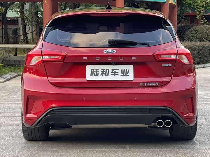 Ford Focus 2022 2022款 两厢 EcoBoost 180 自动ST Line