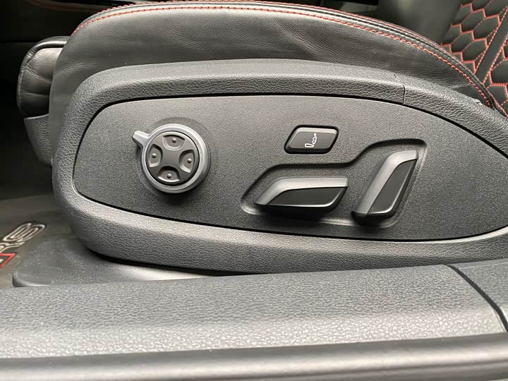 Audi RS 4 2022 2022款 RS4 Avant 暗金版