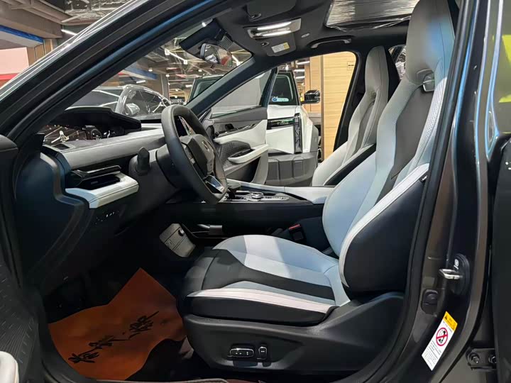 Changan UNI-V Hybrid 2024 2024款 蓝鲸智电iDD 136km 智酷型