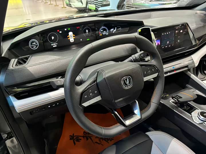 Changan UNI-V Hybrid 2024 2024款 蓝鲸智电iDD 136km 智酷型