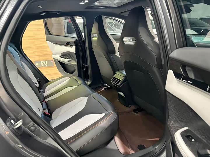 Changan UNI-V Hybrid 2024 2024款 蓝鲸智电iDD 136km 智酷型