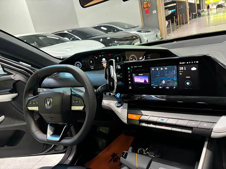 Changan UNI-V Hybrid 2024 2024款 蓝鲸智电iDD 136km 智酷型