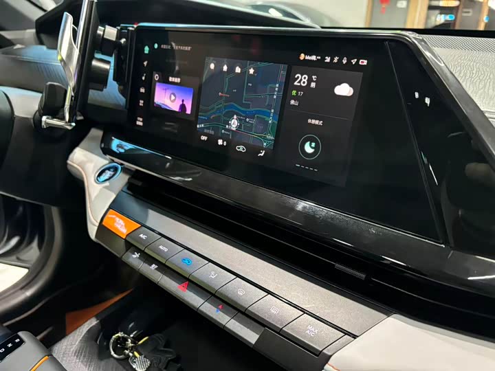 Changan UNI-V Hybrid 2024 2024款 蓝鲸智电iDD 136km 智酷型