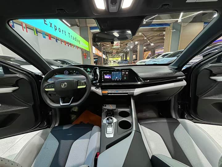 Changan UNI-V Hybrid 2024 2024款 蓝鲸智电iDD 136km 智酷型