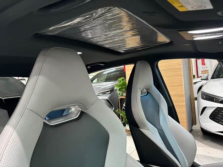 Changan UNI-V Hybrid 2024 2024款 蓝鲸智电iDD 136km 智酷型