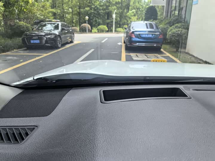 Toyota Wildlander 2024 2024款 双擎 2.5L E-CVT四驱尊贵版