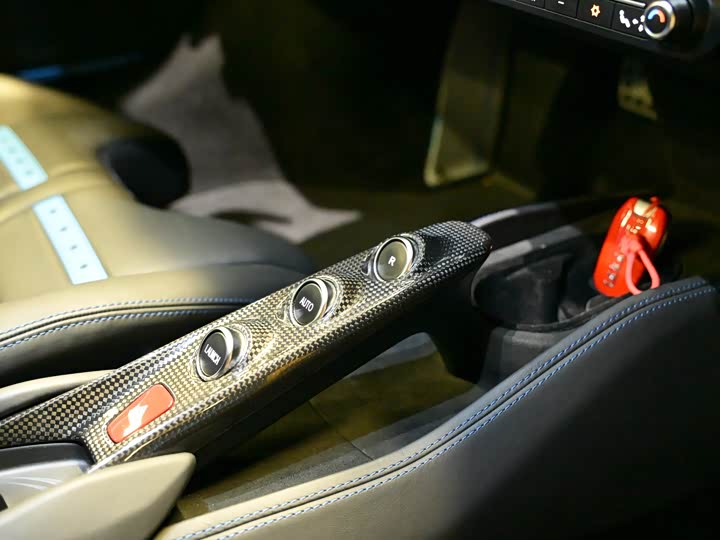 Ferrari F8 2020 2020款 Spider 3.9T V8