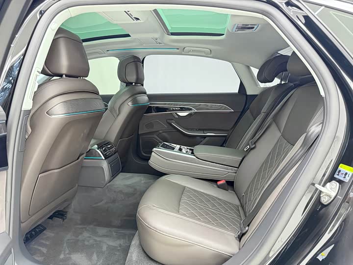 Audi A8 2024 2024款 A8L 50 TFSI quattro 臻选型