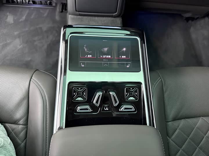 Audi A8 2024 2024款 A8L 50 TFSI quattro 臻选型