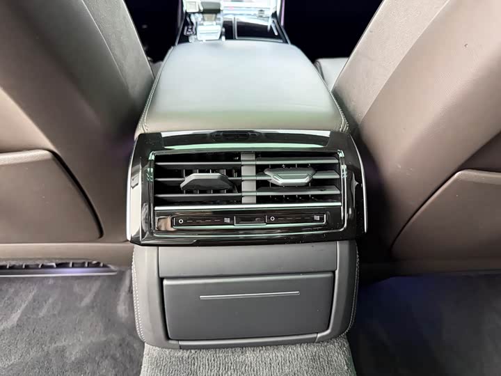 Audi A8 2024 2024款 A8L 50 TFSI quattro 臻选型