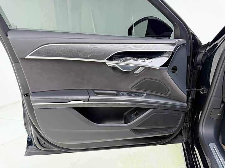 Audi A8 2024 2024款 A8L 50 TFSI quattro 臻选型