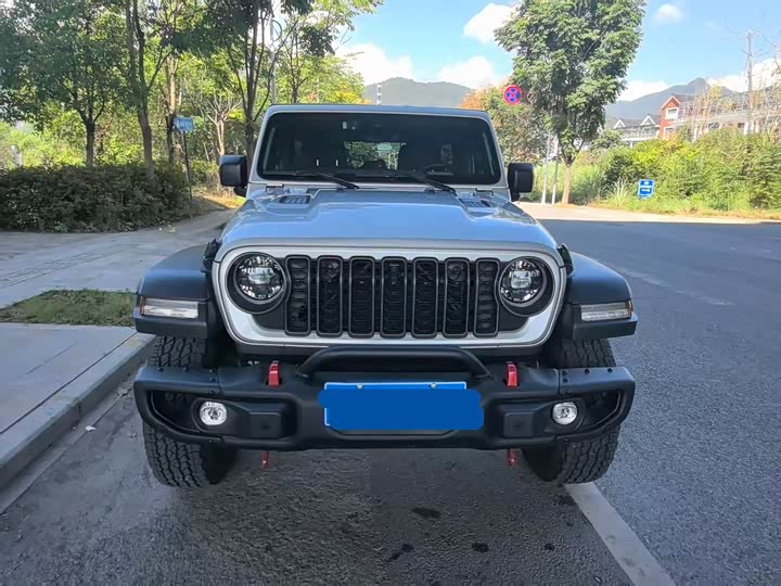 Jeep Wrangler 2024 2024款 2.0T 罗宾汉四门版