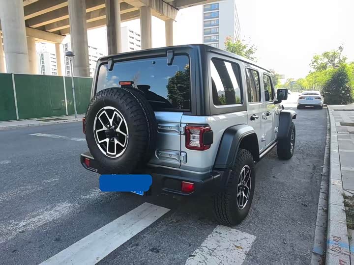 Jeep Wrangler 2024 2024款 2.0T 罗宾汉四门版