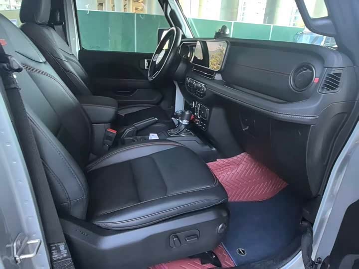 Jeep Wrangler 2024 2024款 2.0T 罗宾汉四门版