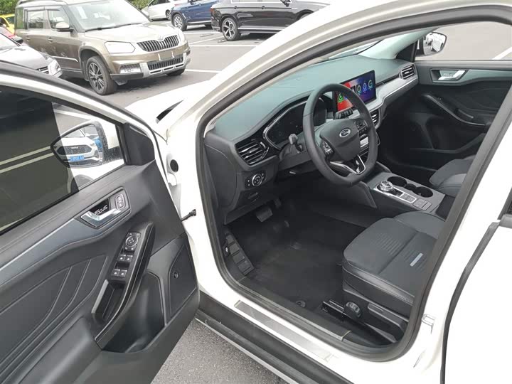 Ford Focus Active 2021 2021款 EcoBoost 180 自动劲潮型