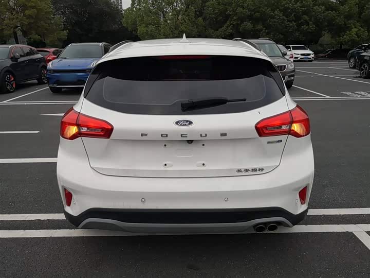 Ford Focus Active 2021 2021款 EcoBoost 180 自动劲潮型