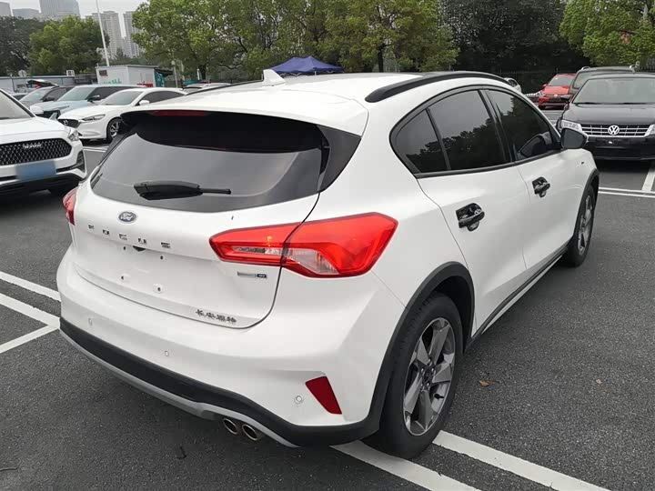Ford Focus Active 2021 2021款 EcoBoost 180 自动劲潮型