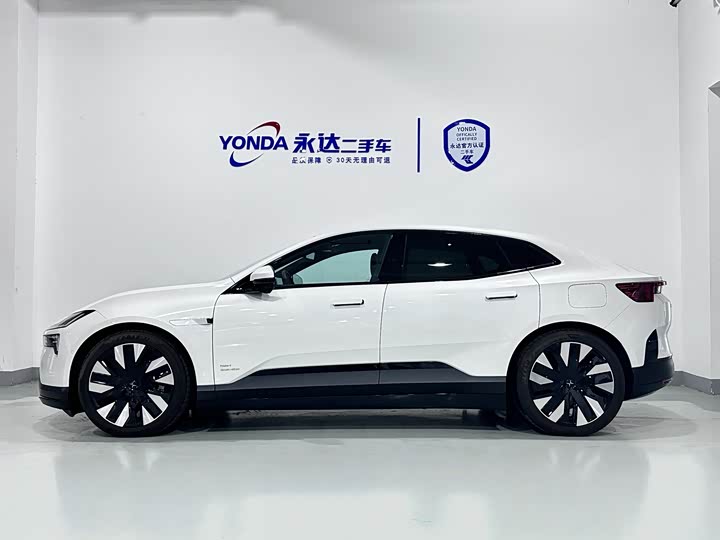 2024 Polestar 4