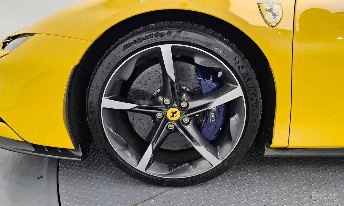 Ferrari SF90 2021 4.0