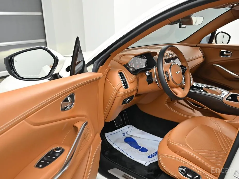 Aston Martin DBX 2020 4.0 V8