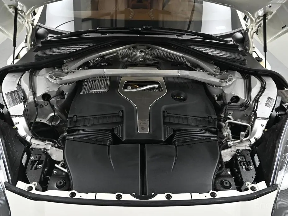 Aston Martin DBX 2020 4.0 V8