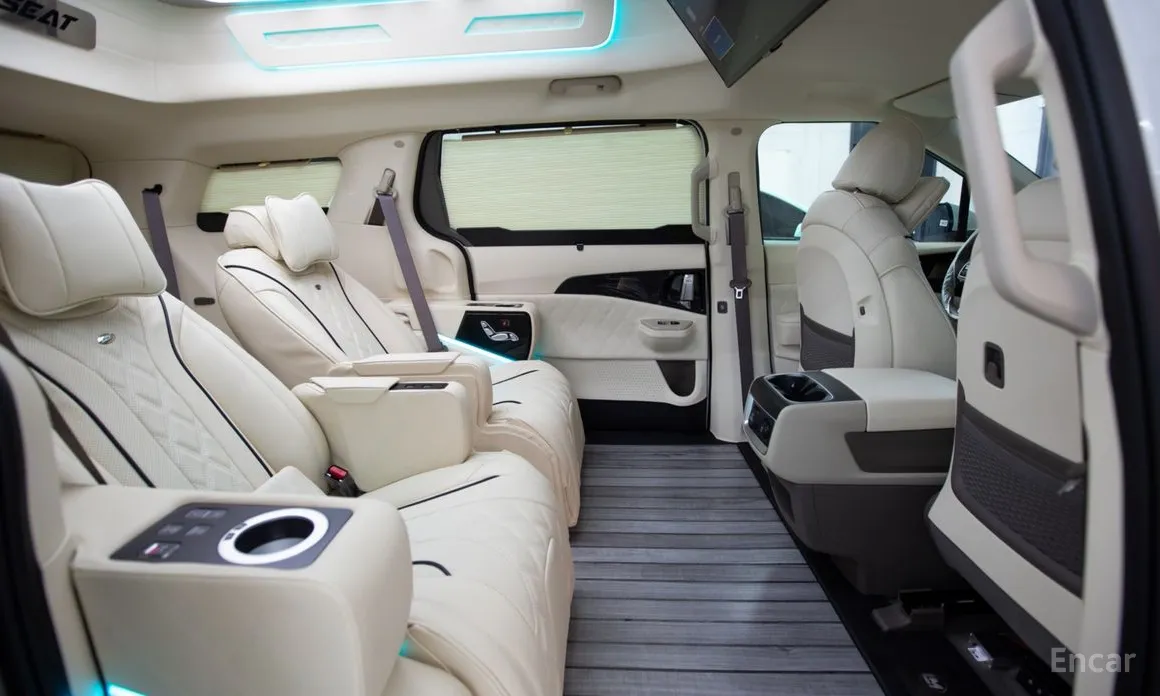 Kia Carnival 2023 HEV 9-Seater Hi-Limousine (Special vehicle)