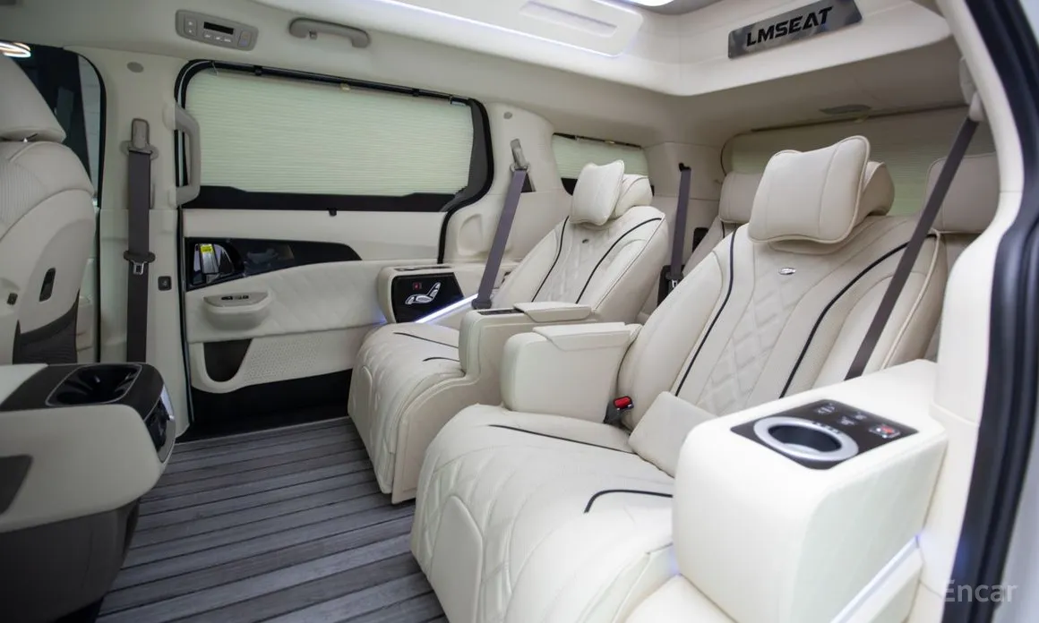 Kia Carnival 2023 HEV 9-Seater Hi-Limousine (Special vehicle)