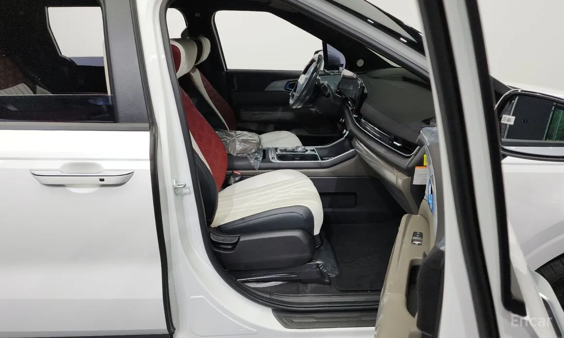 Kia Carnival 2023 HEV 9-Seater Hi-Limousine (Special vehicle)