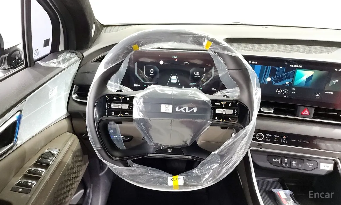 Kia Carnival 2023 HEV 9-Seater Hi-Limousine (Special vehicle)