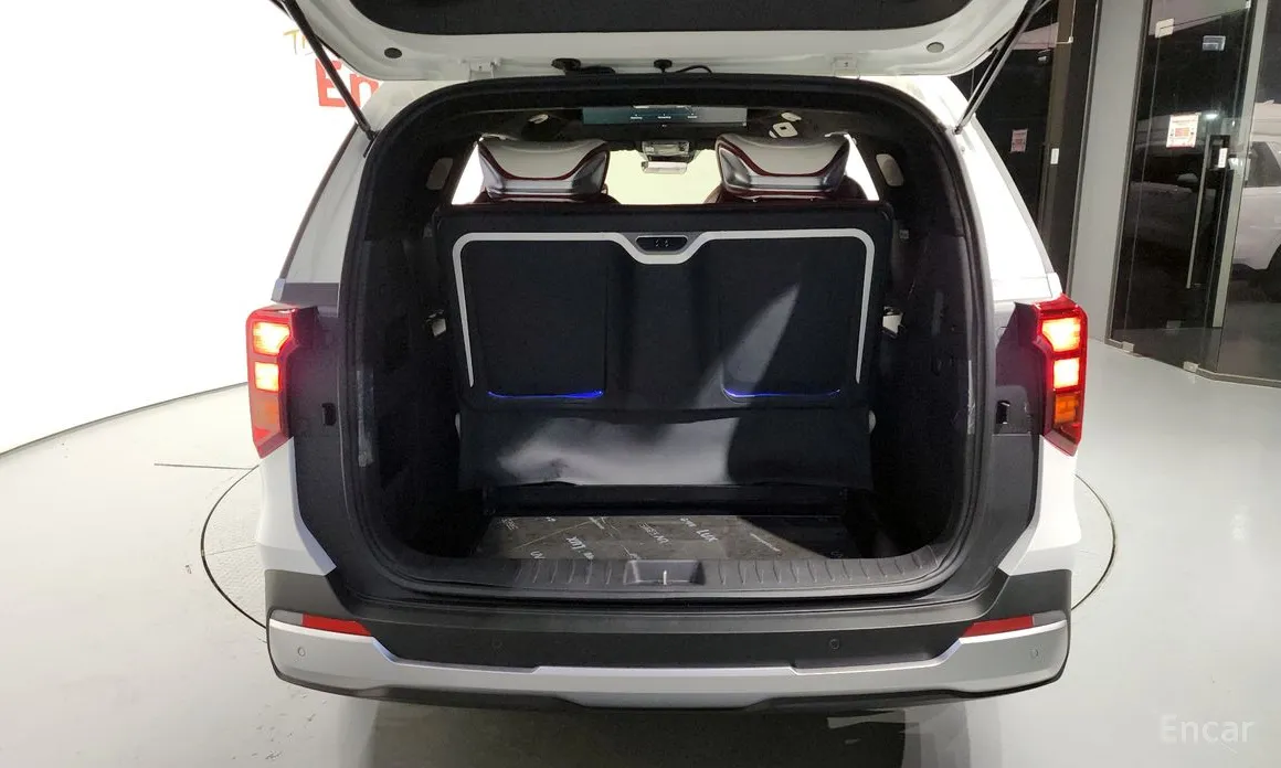 Kia Carnival 2023 HEV 9-Seater Hi-Limousine (Special vehicle)