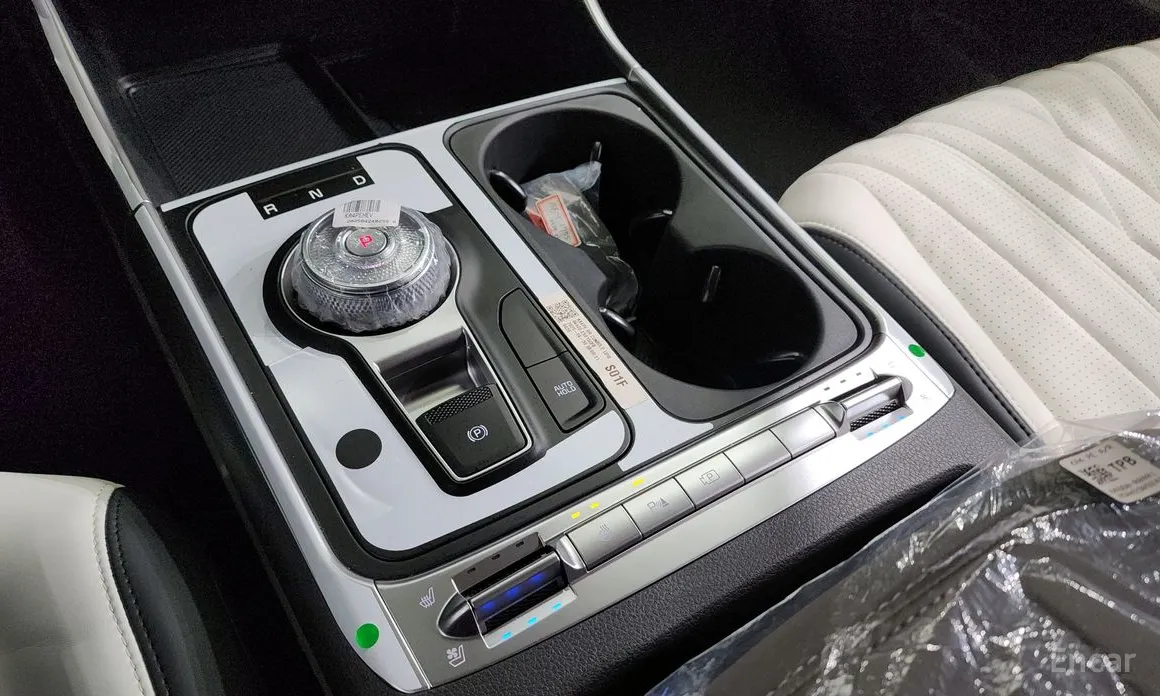 Kia Carnival 2023 HEV 9-Seater Hi-Limousine (Special vehicle)