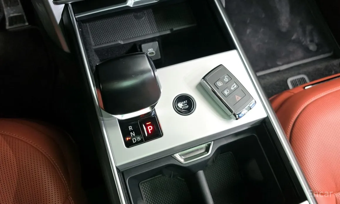 Land Rover Range Rover 2022 P615 SV LWB