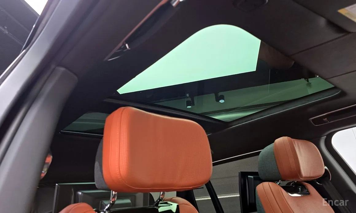 Land Rover Range Rover 2022 P615 SV LWB