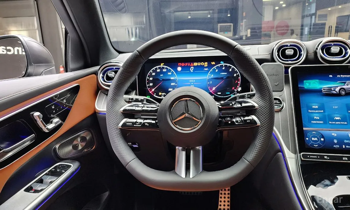 Mercedes-Benz GLC-Class 2023 GLC300 4MATIC AMG Line