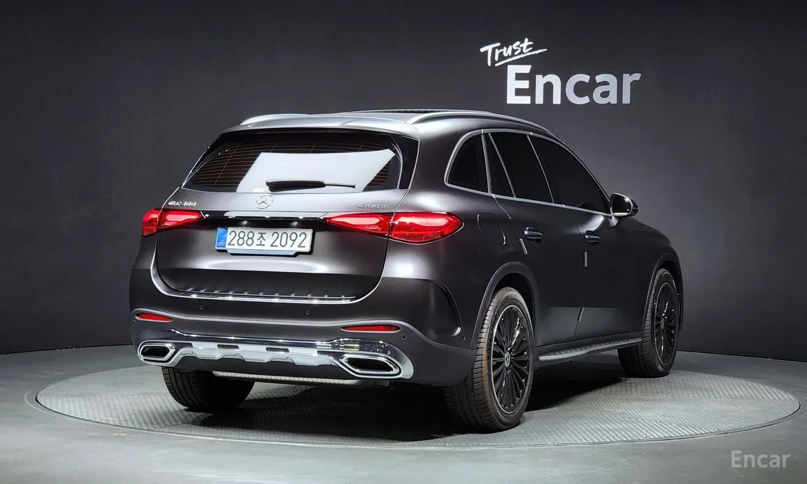 Mercedes-Benz GLC-Class 2023 GLC300 4MATIC AMG Line