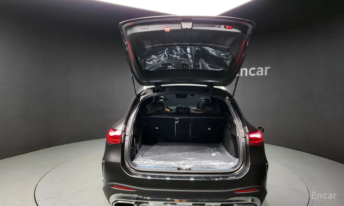 Mercedes-Benz GLC-Class 2023 GLC300 4MATIC AMG Line