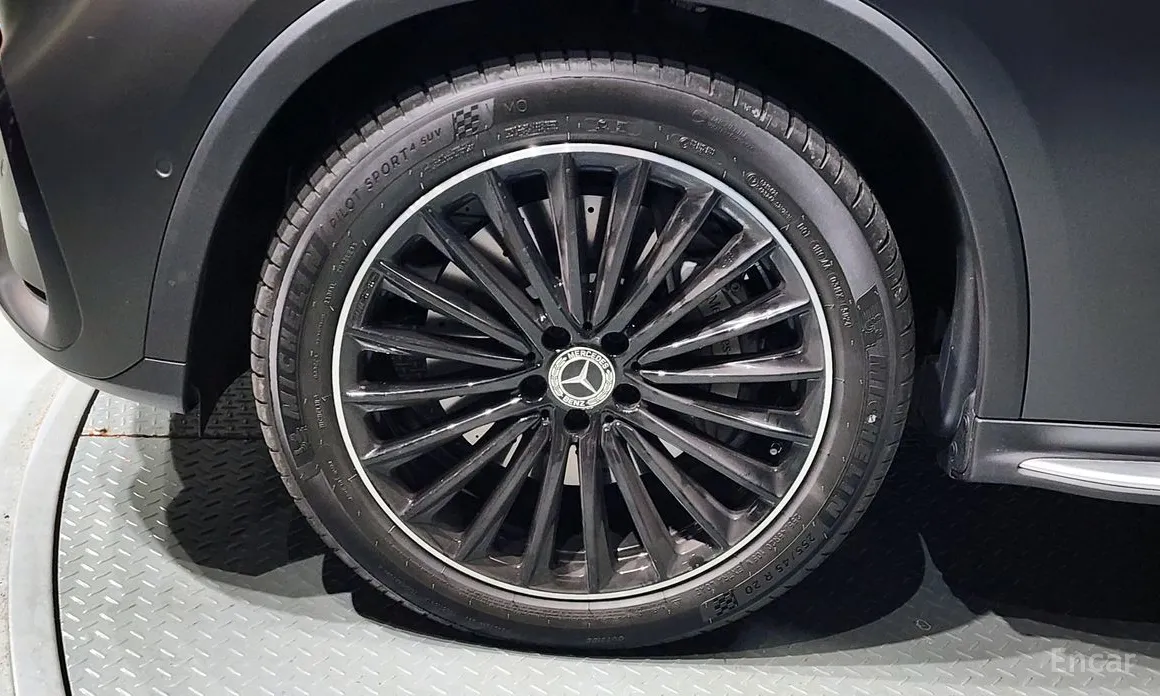 Mercedes-Benz GLC-Class 2023 GLC300 4MATIC AMG Line