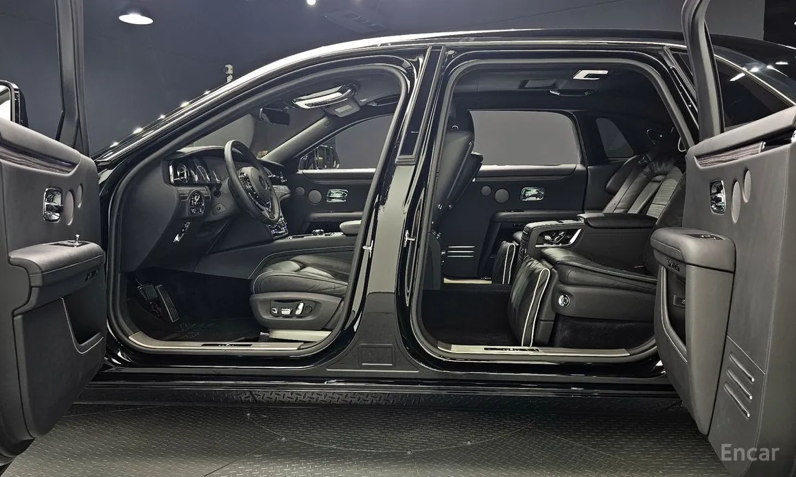 Rolls-Royce Ghost 2020 6.7 EWB V12