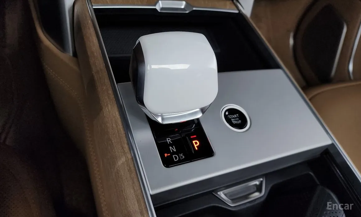 Land Rover Range Rover 2022 P615 SV LWB