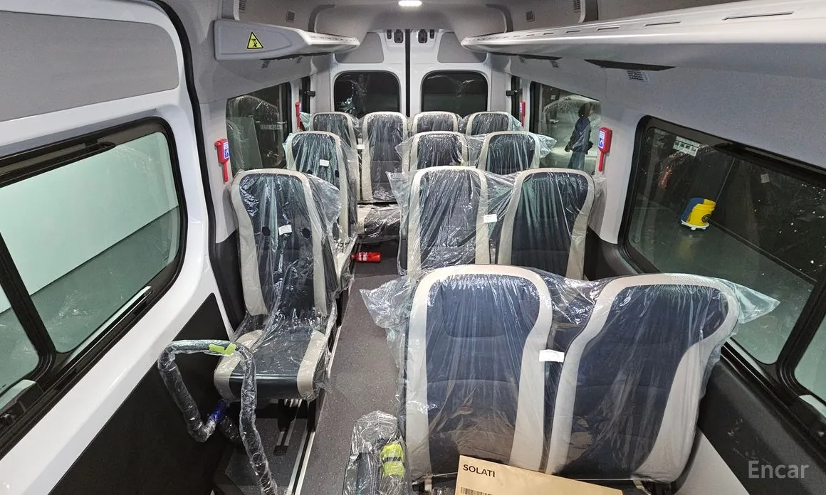 Hyundai Solati 2015 15-seater