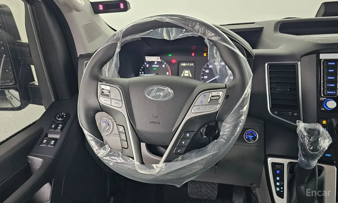 Hyundai Solati 2015 15-seater