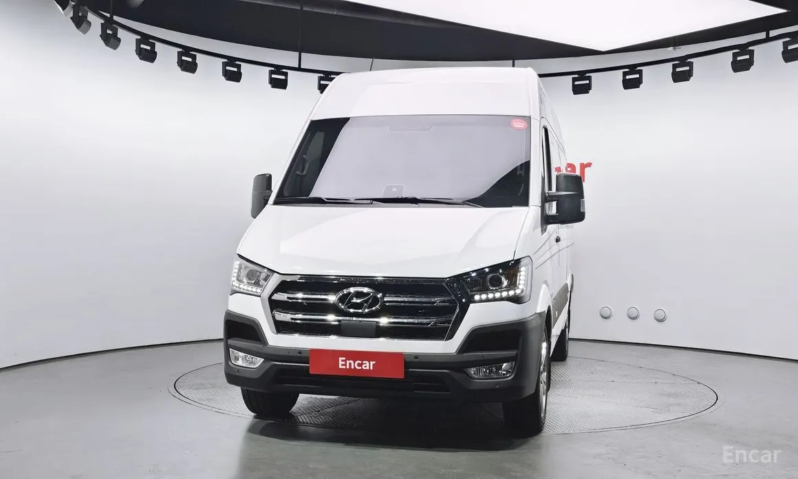 Hyundai Solati 2015 15-seater