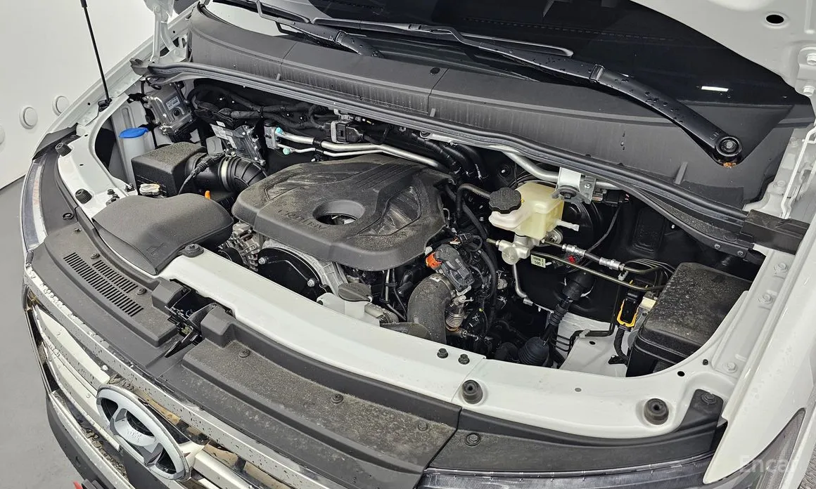 Hyundai Solati 2015 15-seater